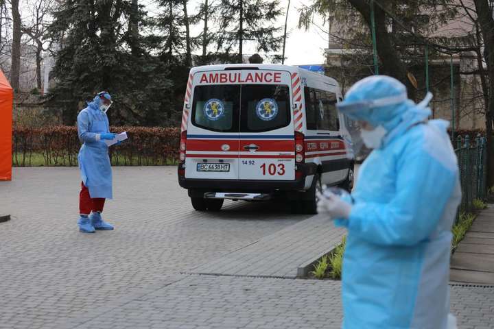 В Україні почнуть виплачувати сім’ям лікарів, які померли внаслідок коронавірусу, – Мінсоцполітики