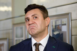 Одіозний депутат від «Слуги народу» не зміг назвати кількість нардепів у Раді (відео)