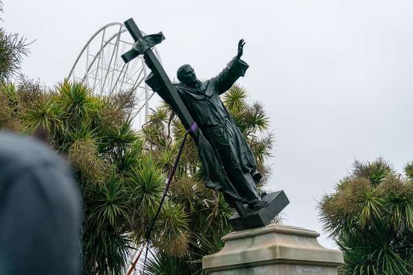 У Сан-Франциско під час протестів знесли три пам'ятника