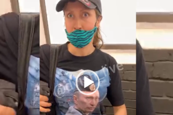 В столичном супермаркете разгуливала женщина в футболке с Путиным (видео)