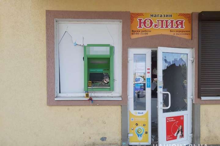 На Харківщині підірвали банкомат, але гроші не взяли