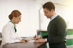 Если клиент нервничает без видимых причин, банк может отказать в обслуживании