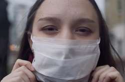 У громадських місцях слід перебувати в масці