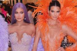 Звездные сестры Кайли и Кендалл Дженнер