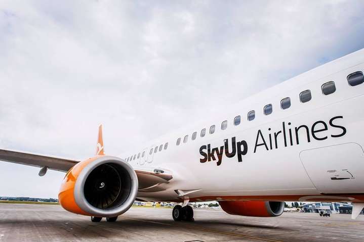 SkyUp повідомила, коли відновить внутрішні рейси Україною