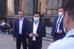 Зеленський вийшов до шахтарів, які другий день протестують на Банковій