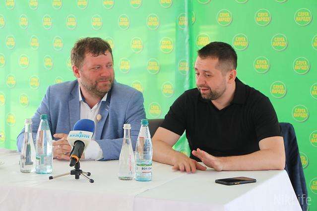 <span>«Баба робоча, як корабельна сосна»: «слуги» </span>Олександр Корнієнко та Давид Арахамія в специфічній формі обговорювали свою колегу Ірину Аллахвердієву - Історія про «бабу-сосну». Як у світі реагують на такі витівки чоловіків-політиків