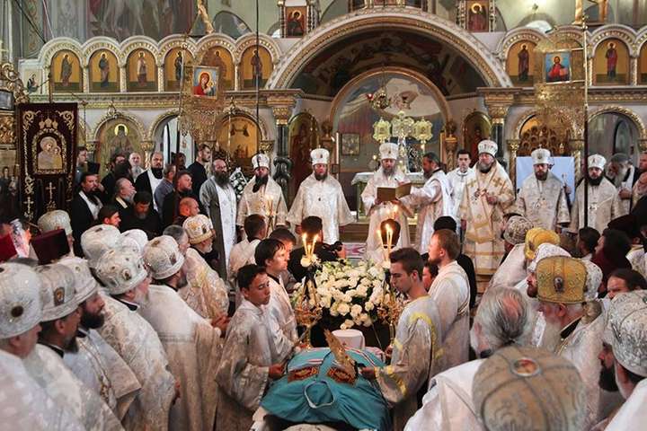 У Черкасах попрощалися з митрополитом Московської церкви Софронієм