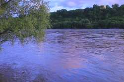 Рівень води у Дністер наразі становить 4,65 м, частково підтоплені присадибні ділянки в селах Михайлівка, Велика Кісниця, Цекинівка і у місті Ямполі.