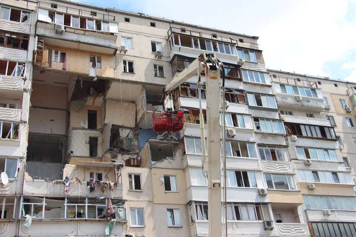 Київ відновлює документи постраждалим внаслідок вибуху на Позняках