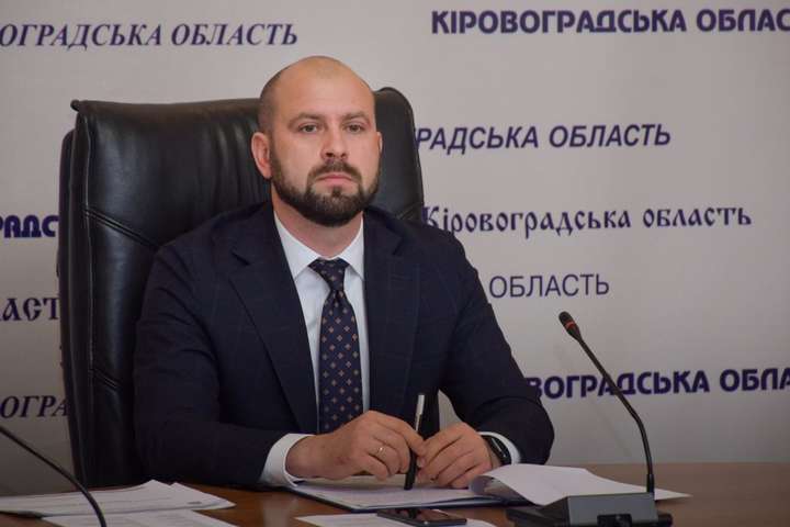 Глава Кировоградской ОГА погорел на взятке 1,8 млн грн