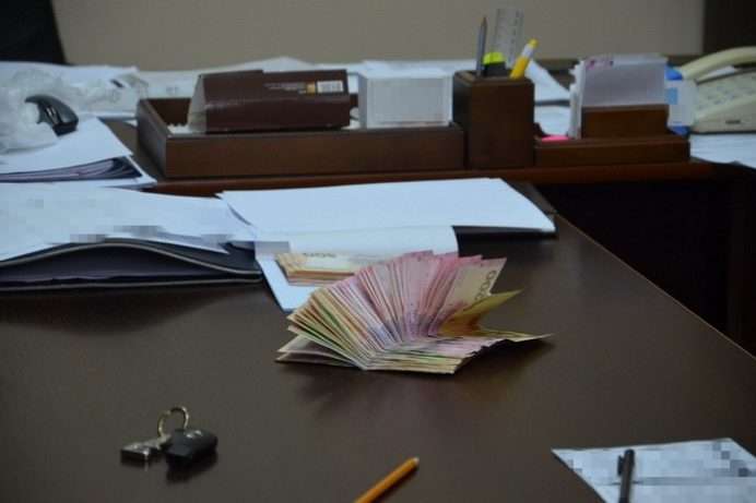 По $10 тисяч на «лабутени»: Чорновол розказала, які премії отримують слідчі та прокурори у «справах Порошенка»