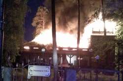 У Києві сильна пожежа, горить кафе на Житомирській трасі