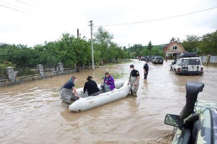 Аваков назвав терміни ліквідації наслідків паводків
