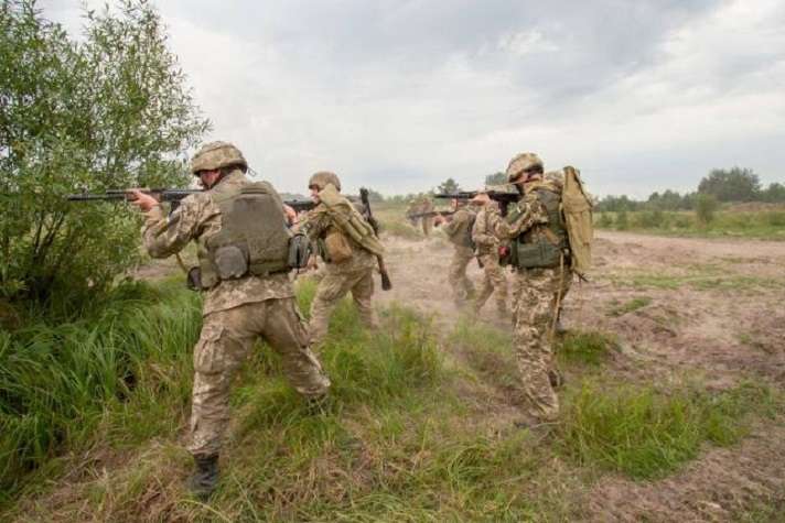 Бойовики вдарили по українських позиціях з артилерії і мінометів: є поранений
