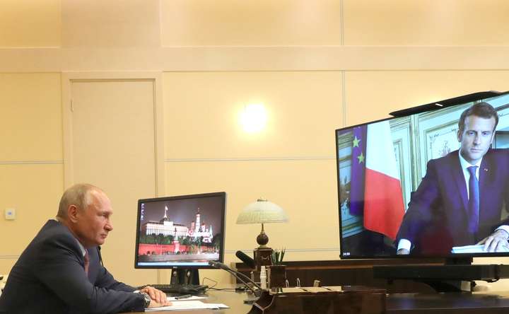 Путін та Макрон домовилися тісніше співпрацювати