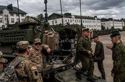 Також пропонується виділити $250 млн в якості військової допомоги Україні