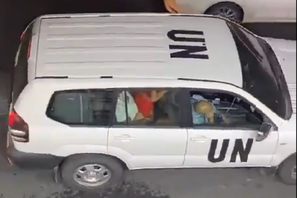 Співробітники Організації об’єднаних націй зайнялися сексом в службовому автомобілі і потрапили на відео