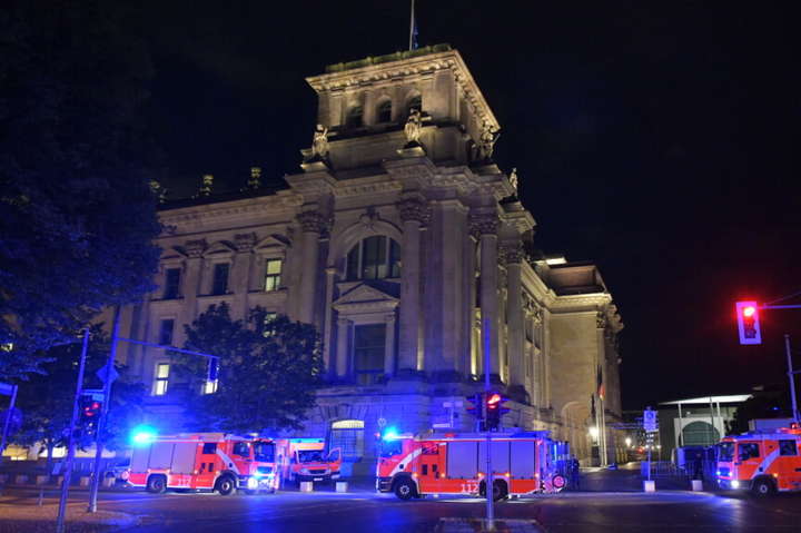 Невідомі намагалися підпалити будівлю Бундестагу (фото)