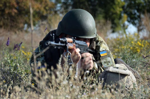 Окупанти гатили із мінометів біля Кримського, є поранені 
