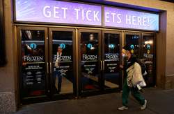  Власники та продюсери театрів на Бродвеї повернуть гроші з придбані квитки на вистави, заплановані до 3 січня 2021 року 