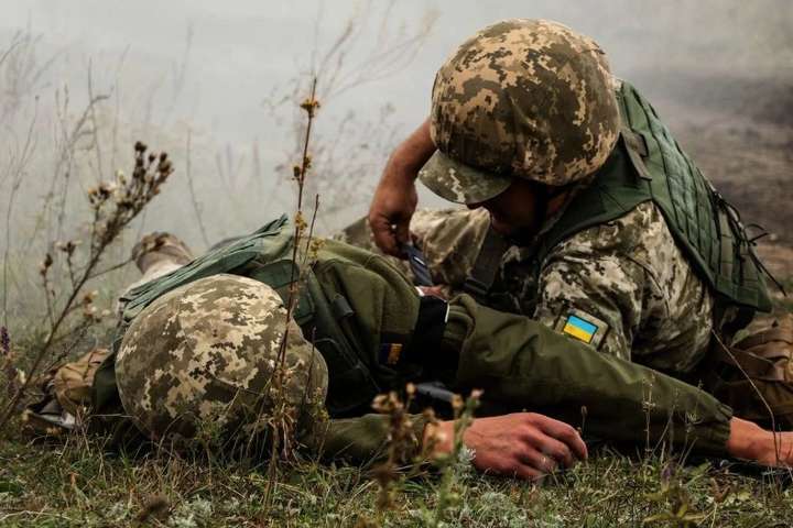 Бойовики на Донбасі 12 разів зривали «тишу»: двох військових поранено