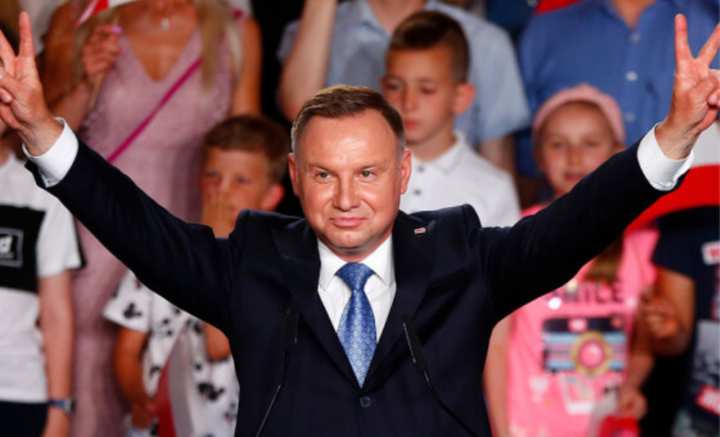 Назван победитель первого тура президентских выборов в Польше
