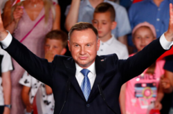 Анджей Дуда победил в первом туре президентских выборов в Польше