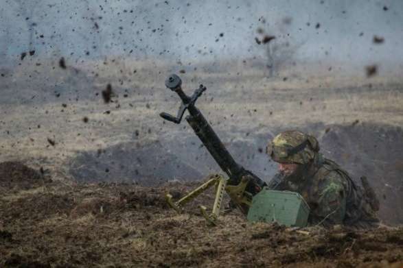 Бойовики обстріляли українських захисників в районі Новозванівки