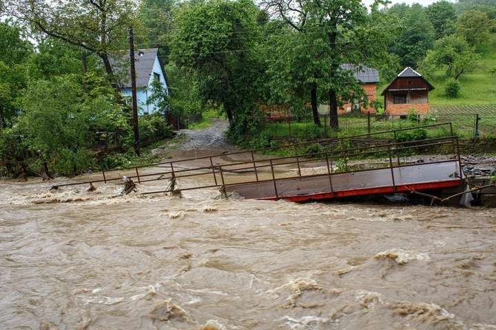 Убытки от потопов на Закарпатье оценили в 176 млн грн