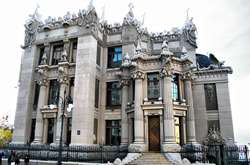   В  День архитектуры Украины стоит вспомнить, кто трудился над созданием выдающихся строений в нашей стране. Пример на фото - Дом с химерами в Киеве авторства Владислава Городецкого  