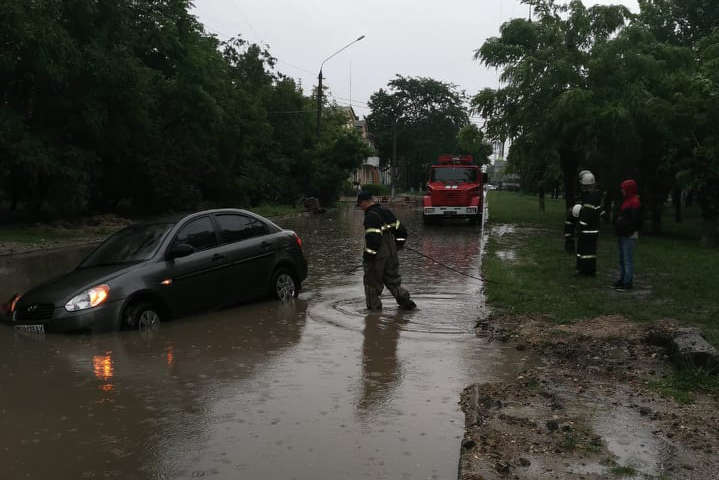 Потужні зливи перетворили Миколаївщину на велику водойму