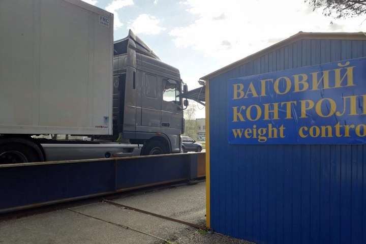 За три місяці через вагові комплекси на в’їздах у Київ пройшли понад 24 тис. вантажівок