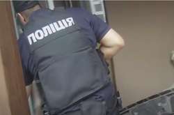 Патрульні потрапили до квартири, де стався злочин, через сусідній балкон