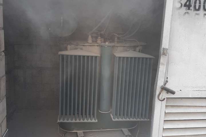 В Обухові горіла електропідстанція теплопункту (фото)
