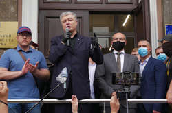 Євродепутати вважають, що нинішні спроби переслідування Порошенка створюють ризик відкату демократії