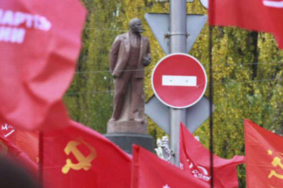 Мешканця Сумщини оштрафували за використання радянського прапора перемоги 
