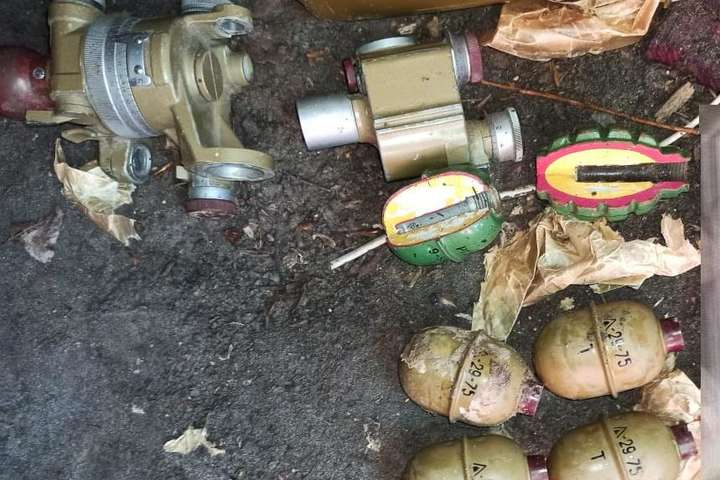 У жителя Київщини поліція виявила схрон боєприпасів (фото)