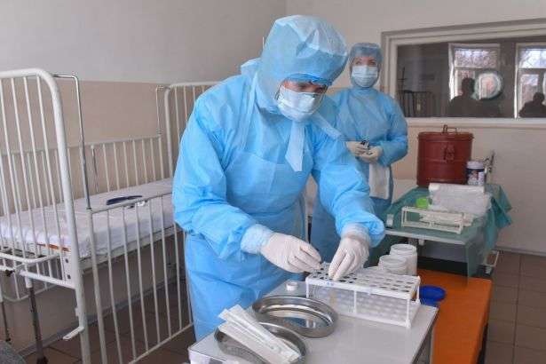 Пандемія Covid-19: львівські лікарні заповнені хворими на 95%