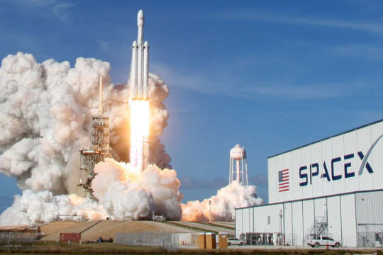 SpaceX готова до запуску десятої партії супутників Starlink 