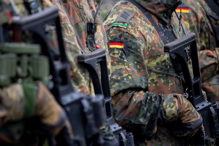 У Німеччині роздумують над поверненням до обов’язкового призову до армії