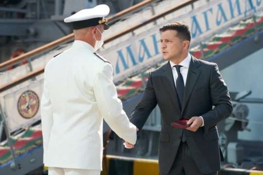 Президент вручив нагороди українським морякам