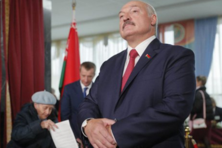 У Білорусі суперники Лукашенка реєструються кандидатами у президенти з-за ґрат