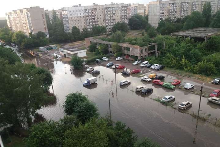 Зливи дісталися Черкас: у місті випала місячна норма опадів