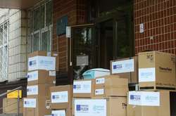 ВООЗ та Євросоюз передали обладнання для українських лабораторій, де досліджують Covid-19