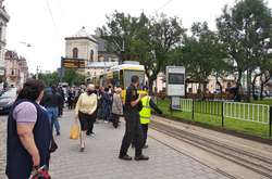 З 7 липня дозволяються релігійні заходи за участю не більше однієї особи на 5 кв. метрів площі будівлі або території, якщо захід проводиться на відкритому повітрі