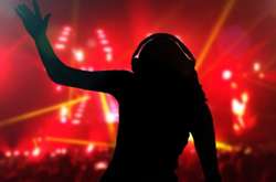  У Києві в нічному клубі, що працює під час карантинних обмежень, помер хлопець 