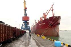 Портовые сборы нужно было снижать в два-три раза, а не на 20%, - Саакашвили