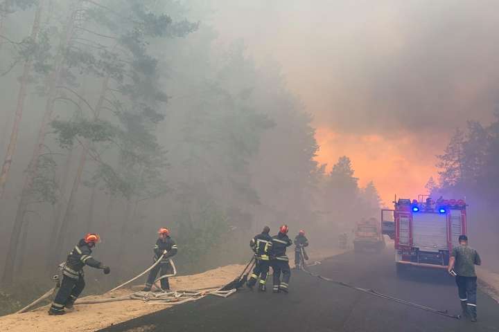 Масштабна пожежа на Луганщині: кількість жертв зросла до шести