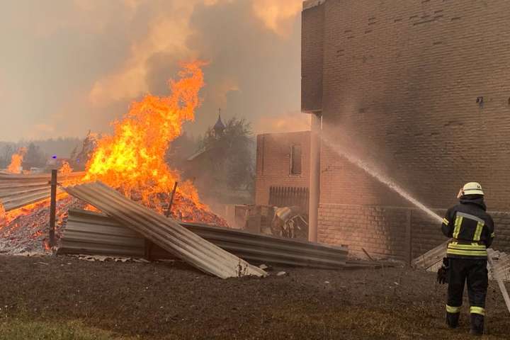 Масштабна пожежа на Луганщині: оперативні дані станом на ранок 8 липня